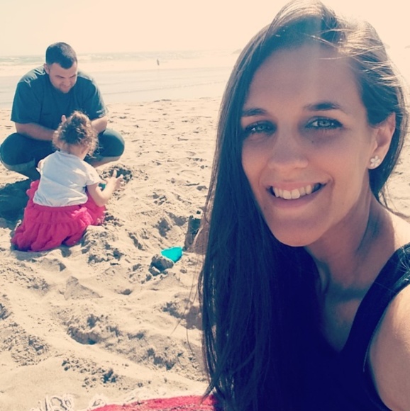 Meet your Posher, Nicole - Picture 1 of 1